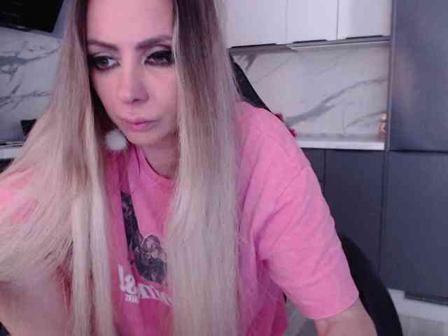 blondalina webcam