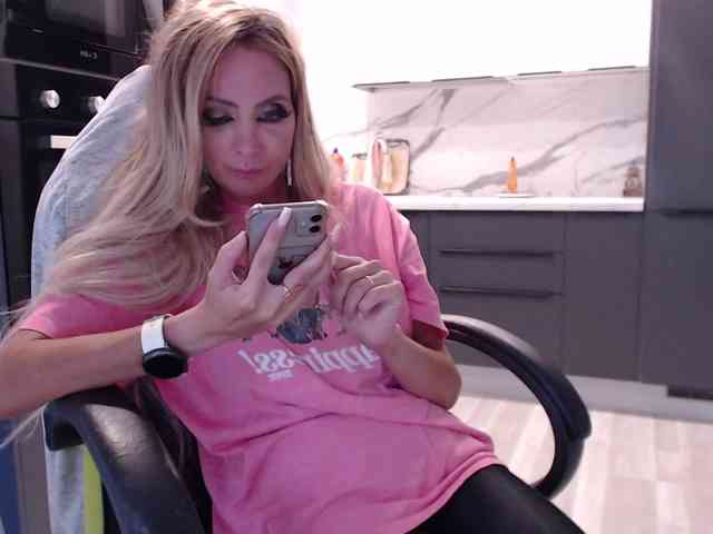 blondalina webcam