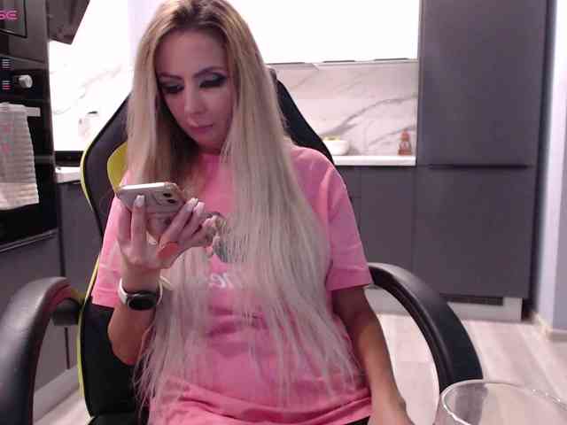 blondalina webcam