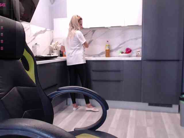 blondalina webcam