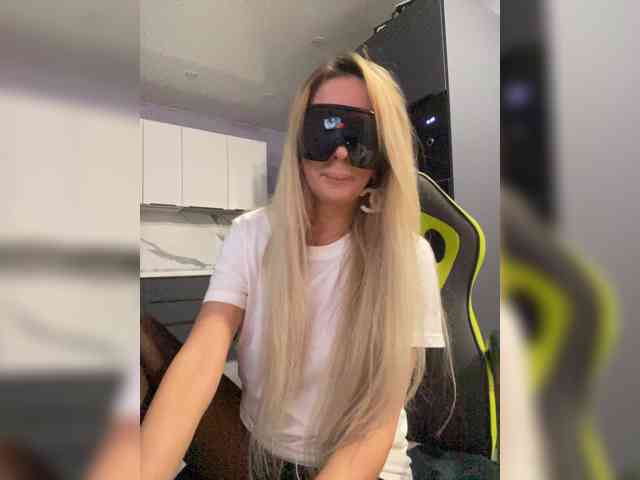 blondalina's live room