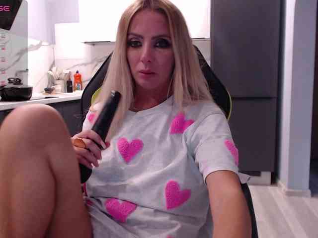 blondalina webcam