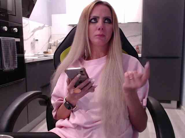 blondalina webcam