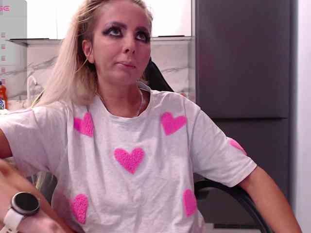 blondalina webcam