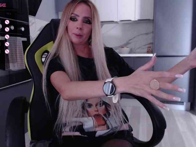 blondalina webcam