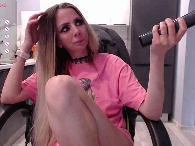 blondalina webcam