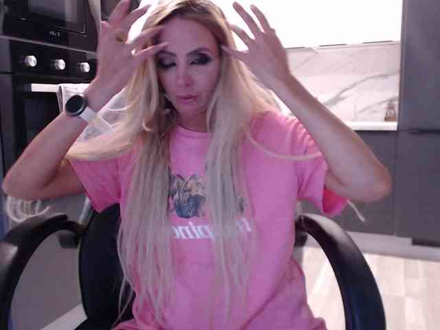 blondalina webcam