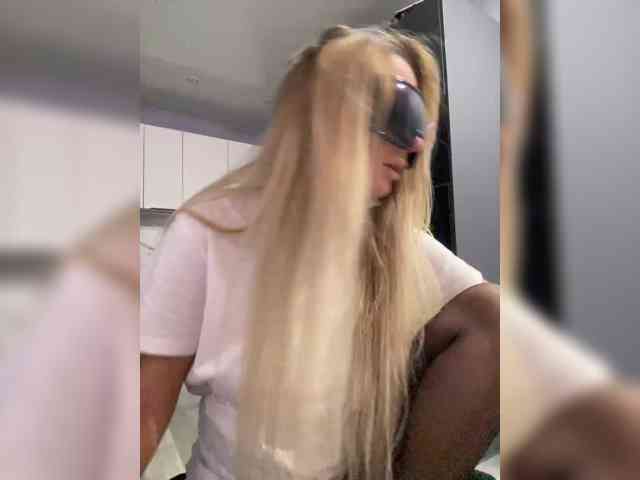 blondalina webcam