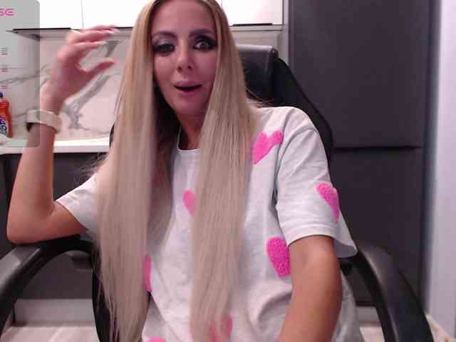 blondalina webcam
