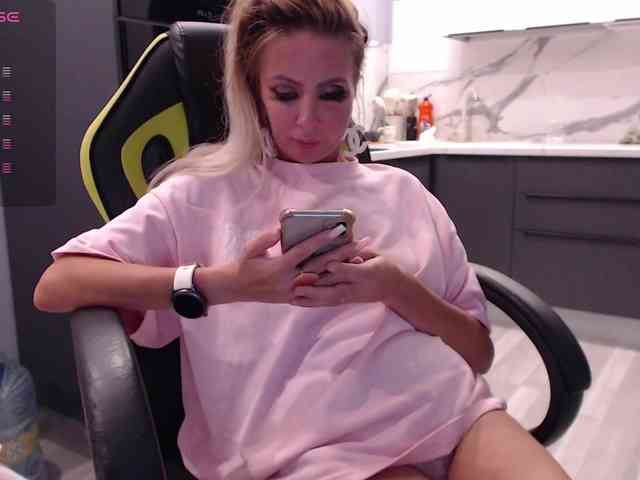 blondalina webcam