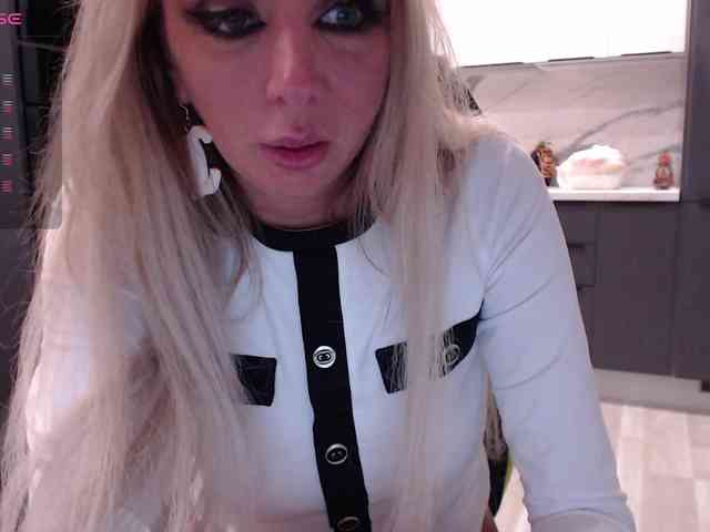 blondalina webcam