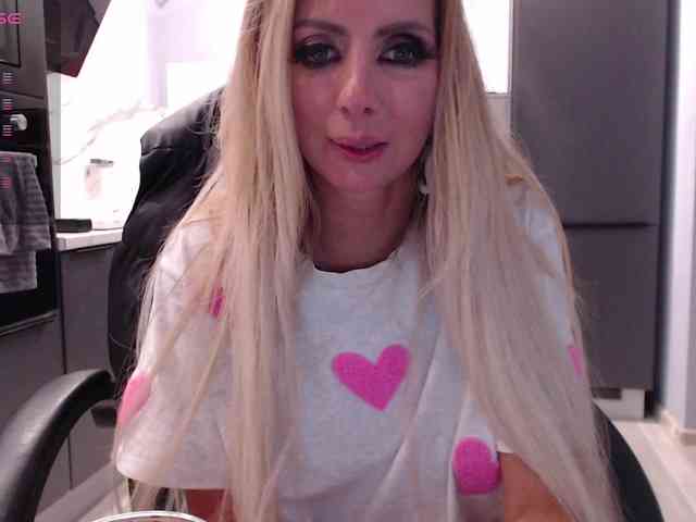 blondalina webcam