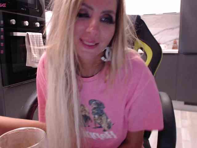 blondalina webcam