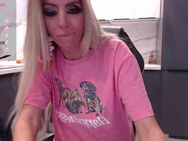 blondalina webcam