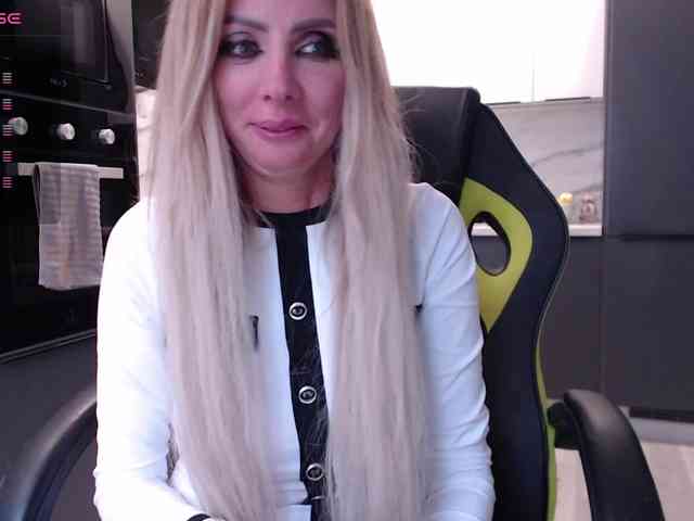 blondalina webcam