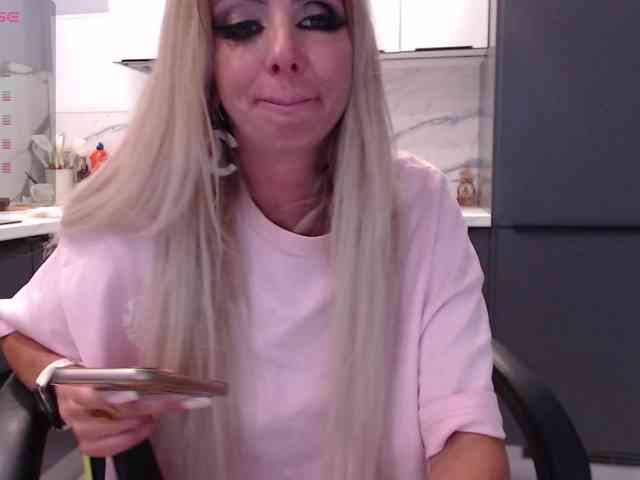 blondalina webcam