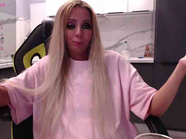 blondalina webcam