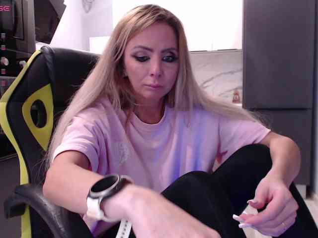 blondalina webcam