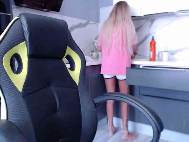 blondalina webcam