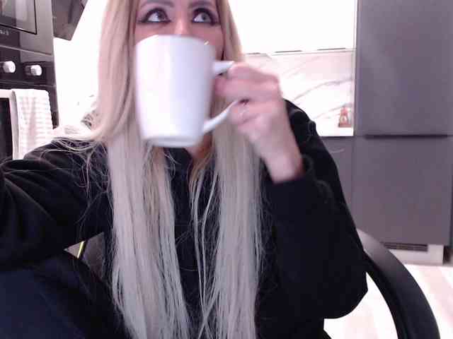 blondalina webcam