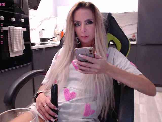 blondalina webcam