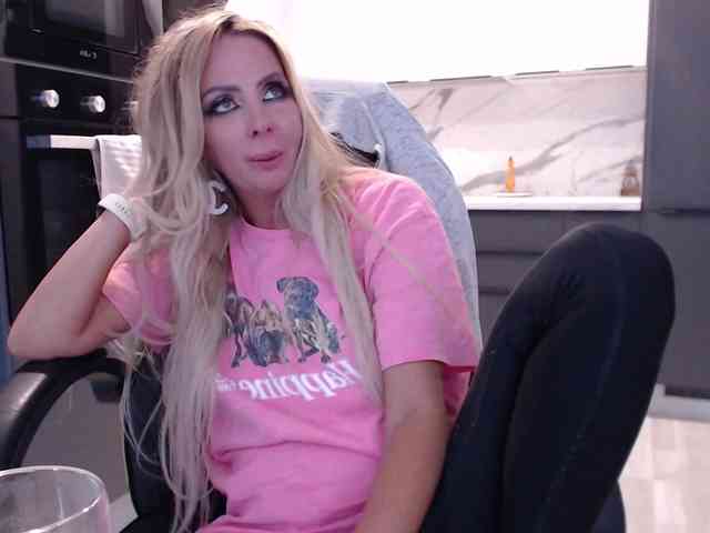 blondalina webcam