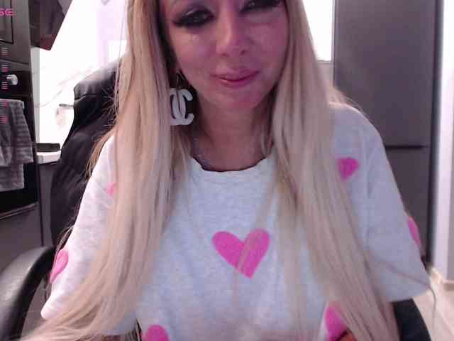 blondalina webcam