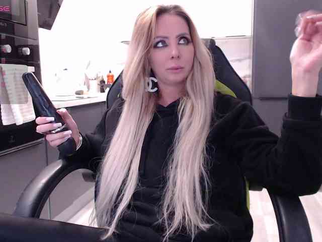 blondalina webcam