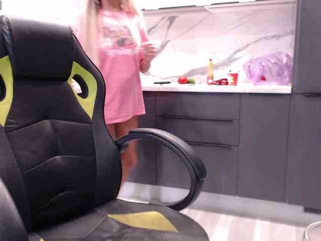 blondalina webcam