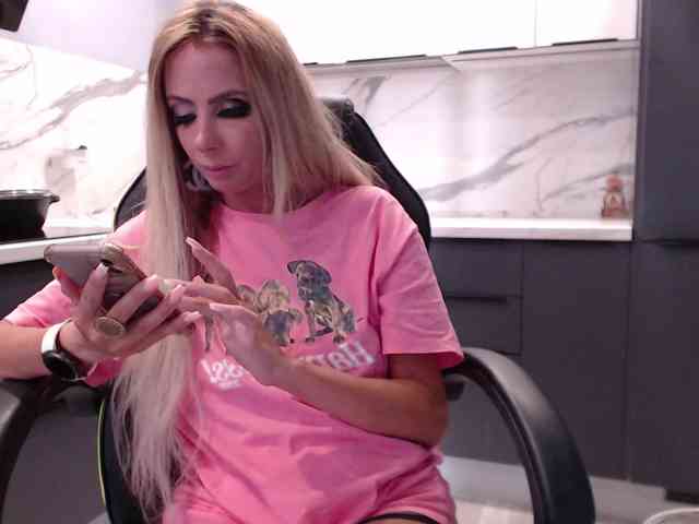blondalina webcam