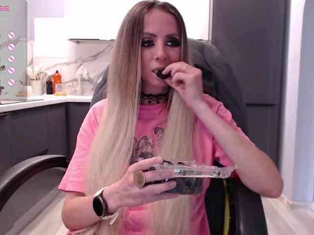 blondalina webcam