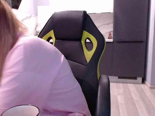blondalina webcam