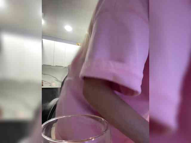 blondalina webcam