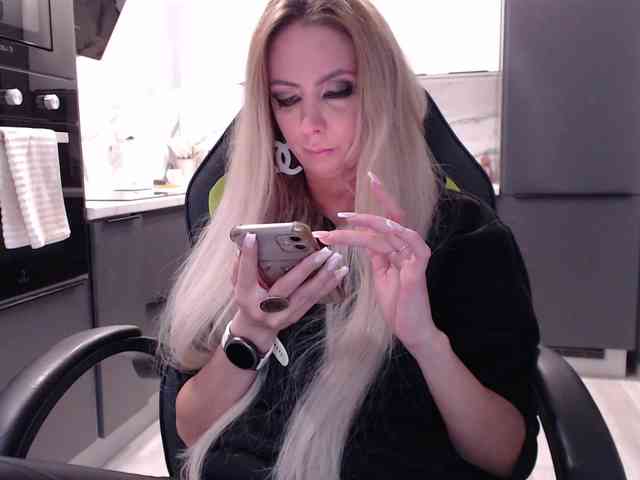 blondalina webcam