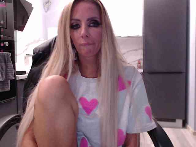 blondalina webcam
