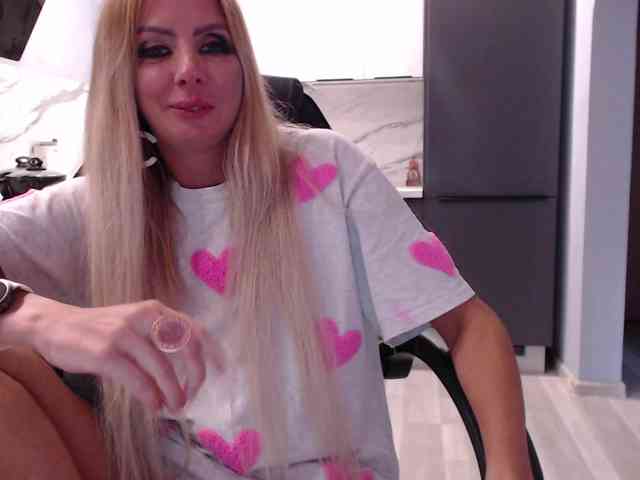 blondalina webcam