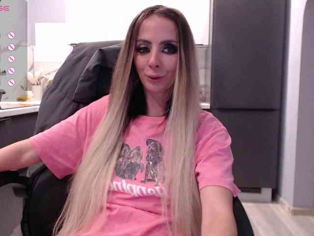 blondalina webcam