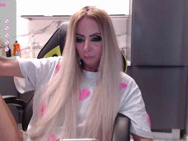 blondalina webcam