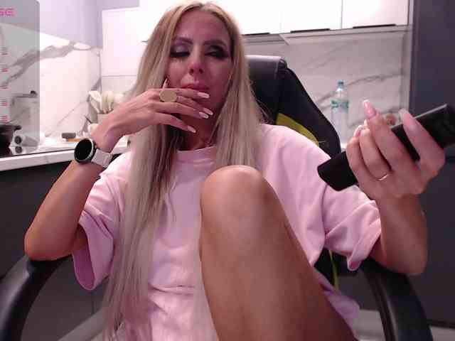 blondalina webcam