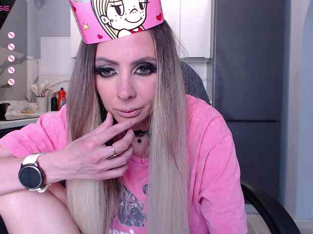 blondalina webcam
