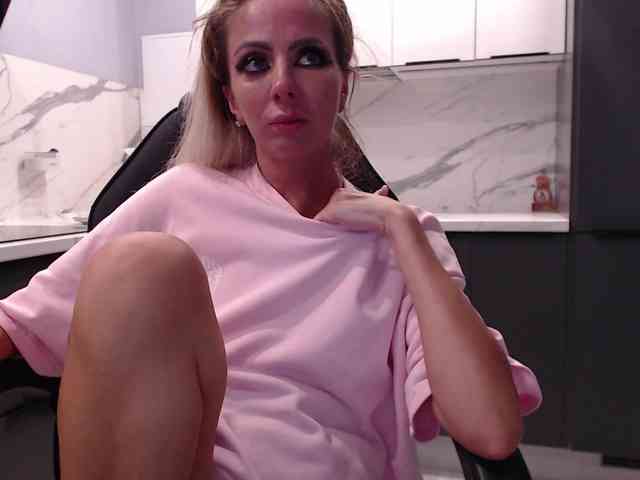 blondalina webcam