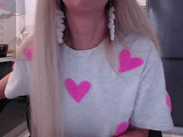 blondalina webcam