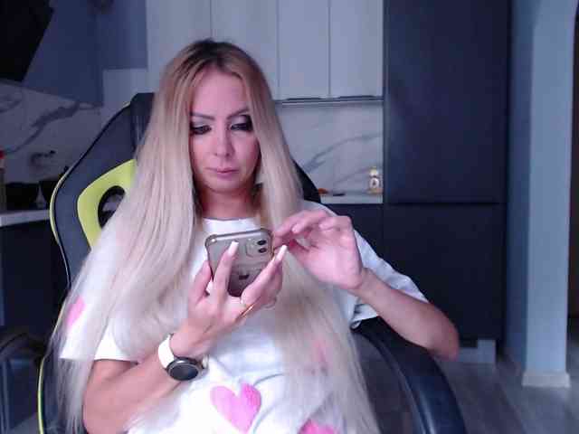 blondalina webcam