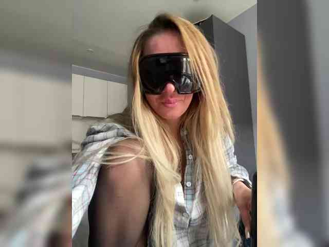 blondalina webcam