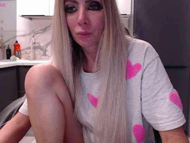 blondalina webcam