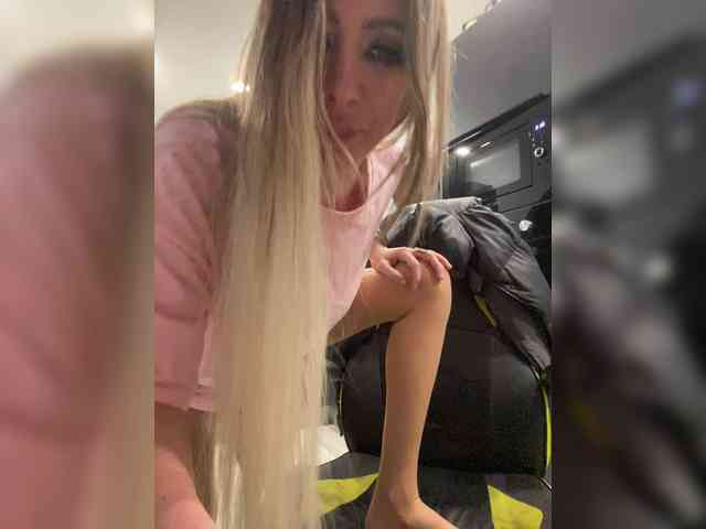 blondalina webcam