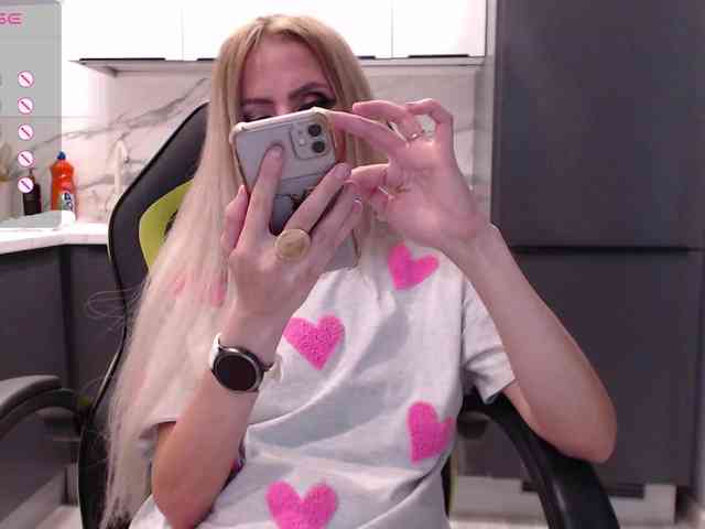 blondalina webcam