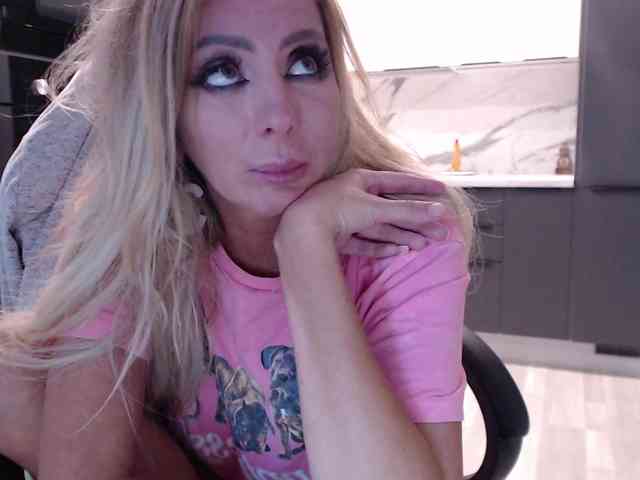 blondalina webcam