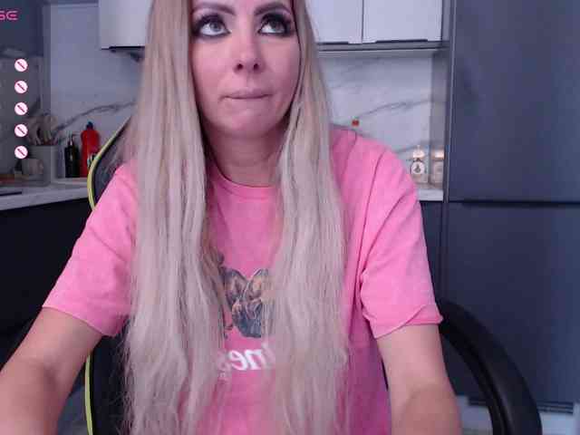 blondalina webcam