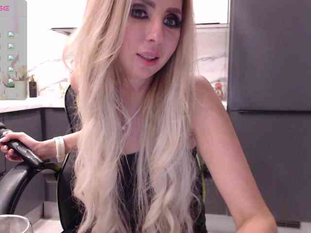 blondalina webcam